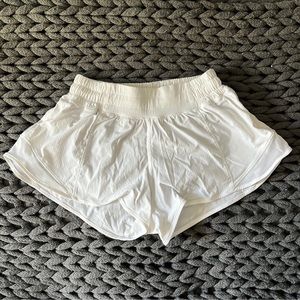 Lululemon Hotty Hot Low-Rise Lined Shorts 2.5”